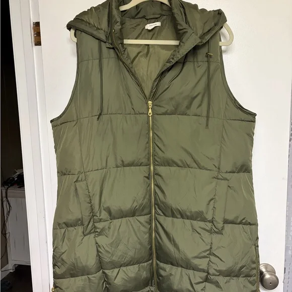 Olive Green Women's Puffer Vest Tunic length - Picture 1 of 4